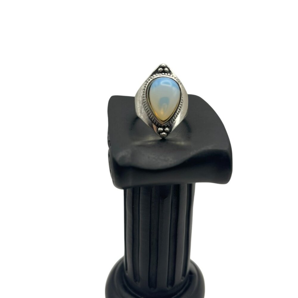 **Silver tone, antique style moonstone ring Size 6